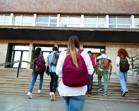 While Young Men Move Toward Conservatism, the Rise of the 'New Chill Girl' Trend Becomes Visible